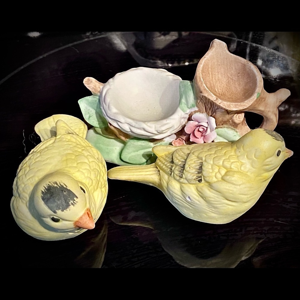 Royal Crown Pottery Hand Painted Yellow Finches Salt/pepper Shakers W/bird Nests - Picture 4 of 16
